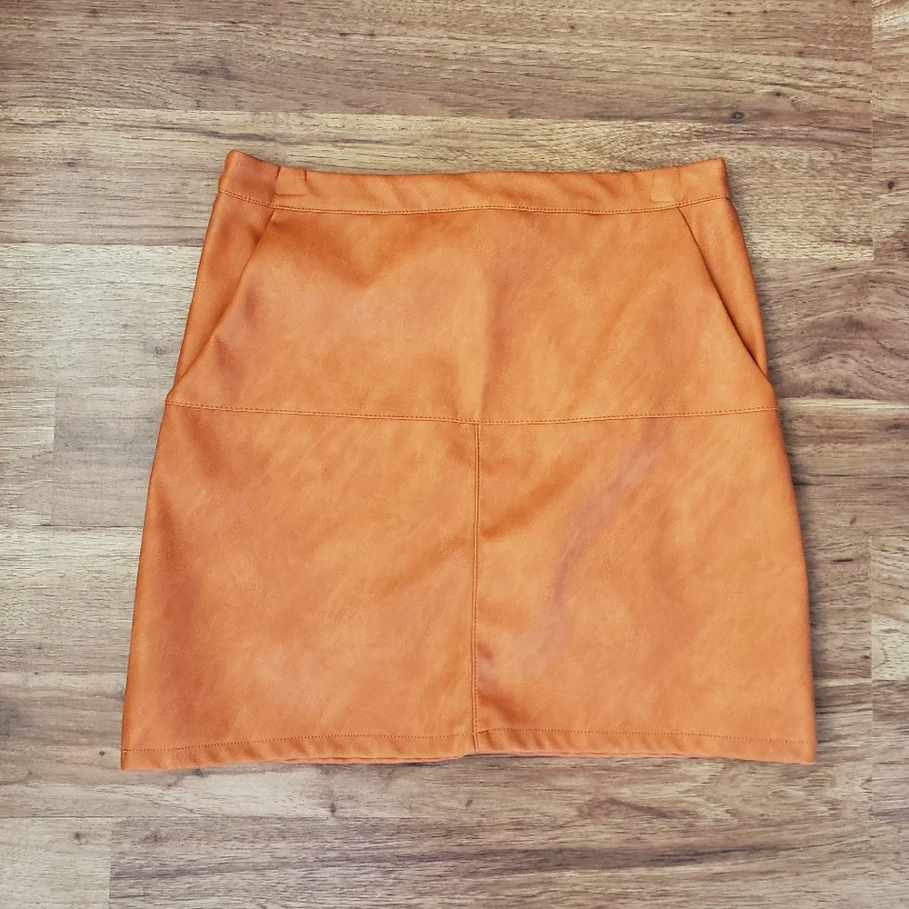 Shinestar Size Medium Orange Faux Leather Mini Skirt - Picture 1 of 5